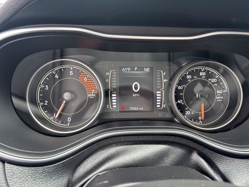 Used 2020 Jeep Cherokee Latitude Plus w/ Trailer Tow Group AWD/4WD image 15