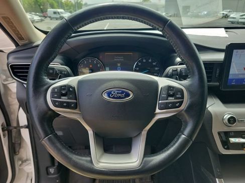 Used 2020 Ford Explorer XLT w/ Equipment Group 202A AWD/4WD image 31