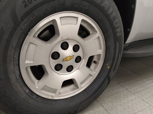 Used 2014 Chevrolet Tahoe LT RWD image 31