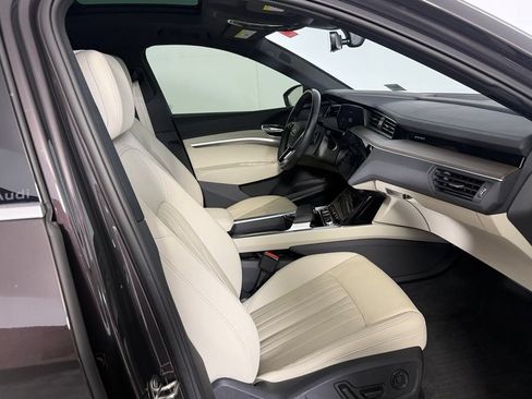 Used 2024 Audi Q8 e-tron Premium Plus w/ Premium Plus Package AWD/4WD image 29