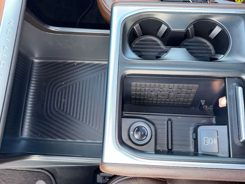 Used 2025 Ford Expedition King Ranch image 37