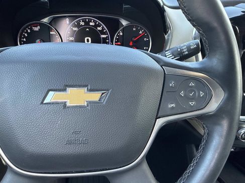 Used 2023 Chevrolet Traverse Premier AWD/4WD image 17