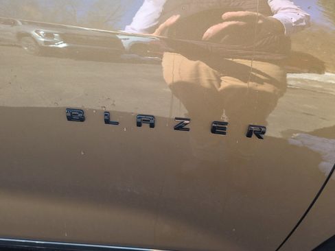 Used 2019 Chevrolet Blazer RS w/ Sun and Wheels Package image 18