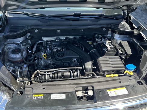 Certified 2023 Volkswagen Taos SE w/ Panoramic Sunroof Package image 28