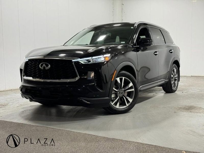 Certified 2025 INFINITI QX60 Luxe w/ Vision Package image 1