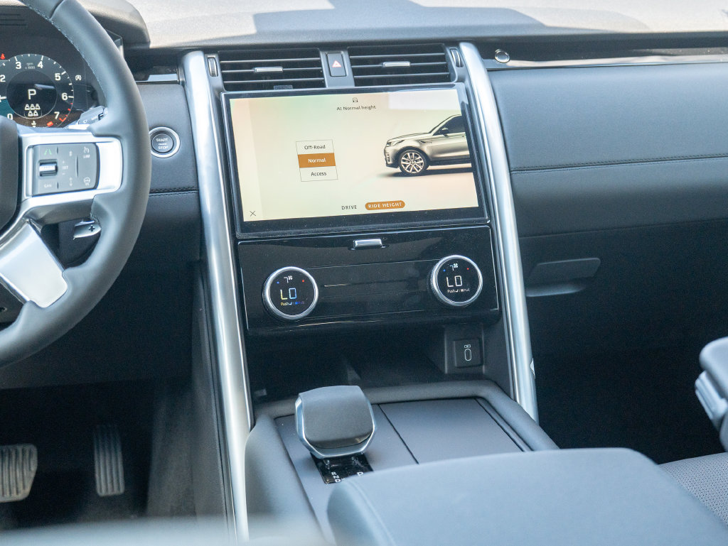 New 2026 Land Rover Discovery Dynamic SE AWD/4WD image 19