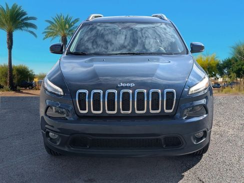 Used 2018 Jeep Cherokee Latitude Plus w/ Comfort/Convenience Group image 8