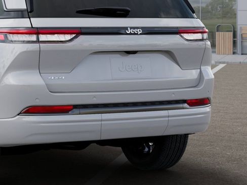 New 2026 Jeep Grand Cherokee Limited image 13