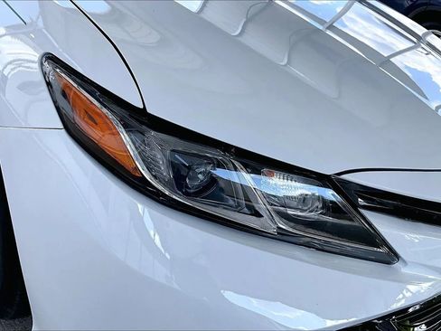 Used 2020 Toyota Camry LE FWD image 28