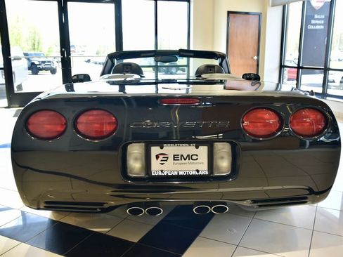 Used 2003 Chevrolet Corvette Convertible w/ Preferred Equipment Group1 RWD image 10