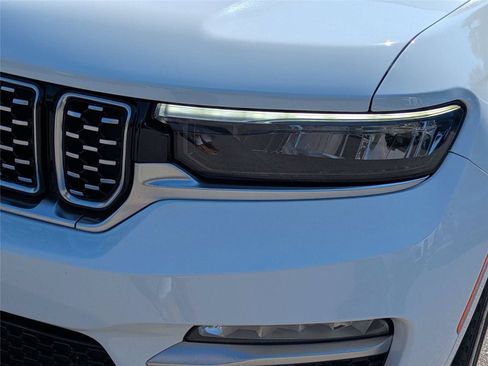 Certified 2025 Jeep Grand Cherokee Summit AWD/4WD image 12