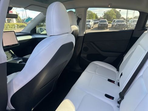 Used 2023 Tesla Model Y Performance image 7
