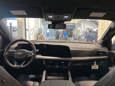 New 2025 Chevrolet Suburban LT w/ Comfort Package image 18