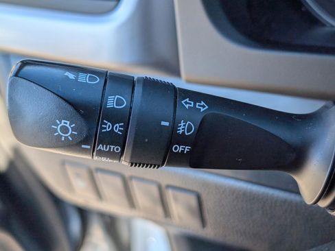 Used 2019 Toyota Highlander SE image 27