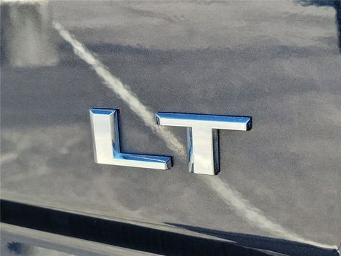 Used 2023 Chevrolet Silverado 1500 LT AWD/4WD image 8