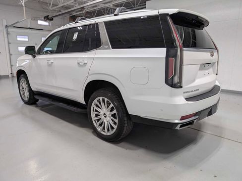 Used 2023 Cadillac Escalade Premium Luxury image 10