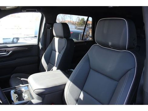 New 2026 GMC Yukon Elevation AWD/4WD image 2