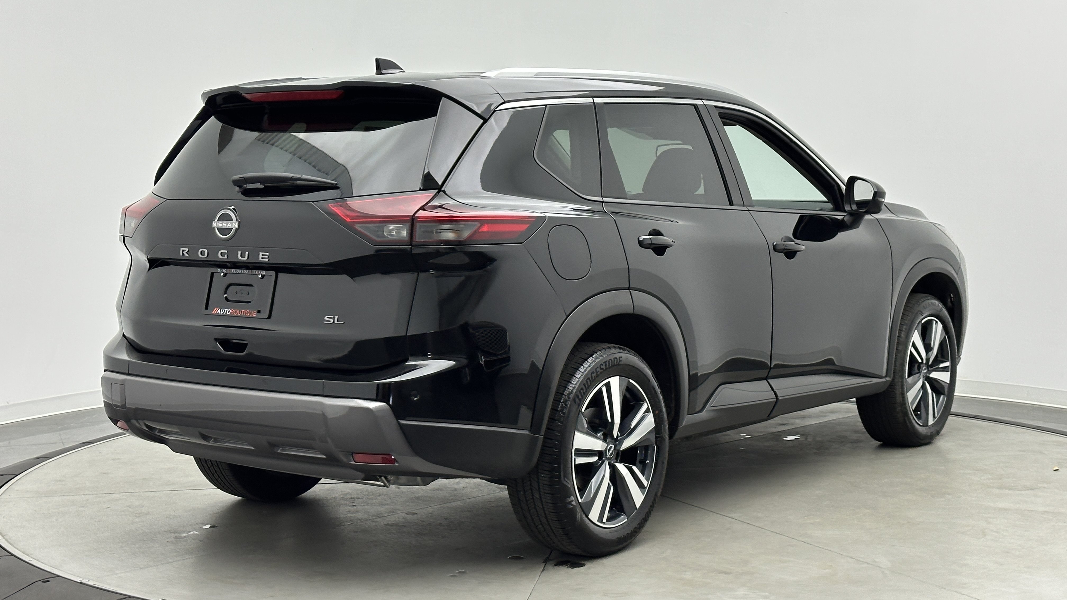 Used 2026 Nissan Rogue SL FWD image 7