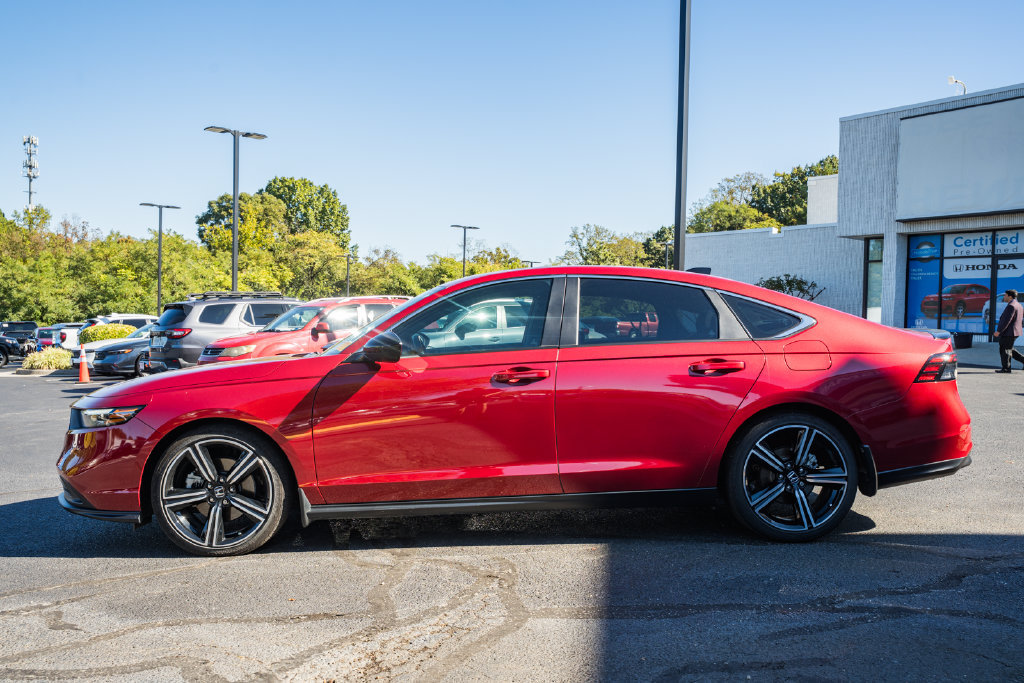 Used 2023 Honda Accord Sport image 4