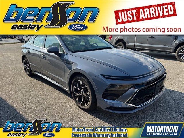 Used 2025 Hyundai Sonata SEL FWD image 1
