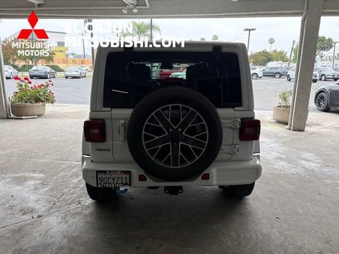 Used 2023 Jeep Wrangler Unlimited Sahara AWD/4WD image 4