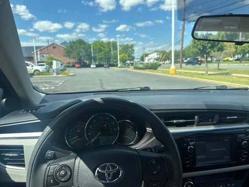Used 2016 Toyota Corolla LE FWD image 15