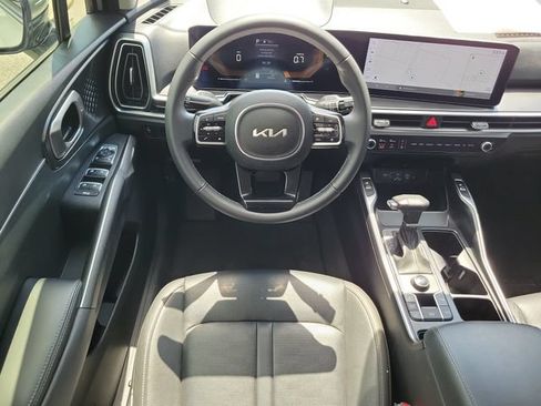 Used 2024 Kia Sorento S FWD image 17