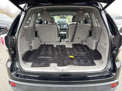 Used 2015 Toyota Highlander XLE image 12
