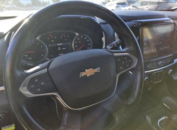 Used 2021 Chevrolet Traverse LT FWD image 14