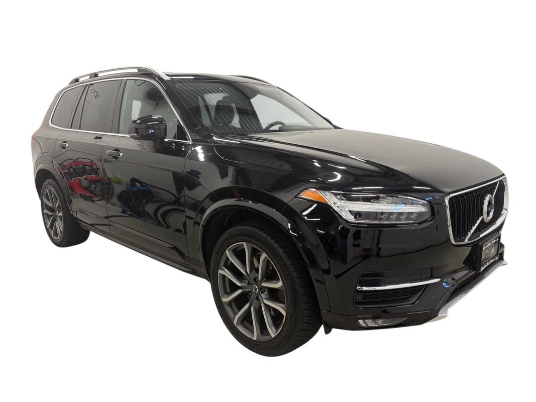 Used 2019 Volvo XC90 T5 Momentum w/ Multimedia Package AWD/4WD image 3