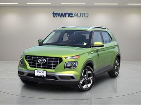 Used 2023 Hyundai Venue SEL FWD image 10