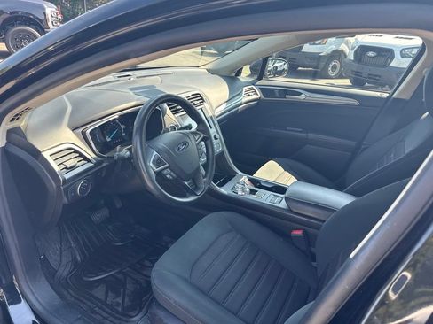Used 2020 Ford Fusion SE FWD image 10