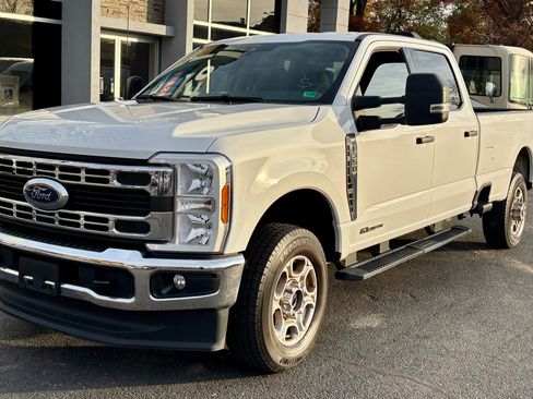 Used 2025 Ford F350 XLT image 2