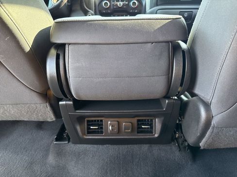 Used 2022 Chevrolet Silverado 1500 LT AWD/4WD image 23
