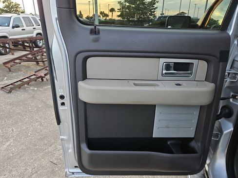 Used 2010 Ford F150 XLT image 10