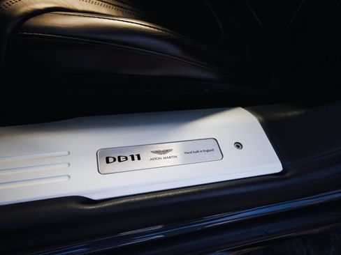 Used 2018 Aston Martin DB11 V12 RWD image 17
