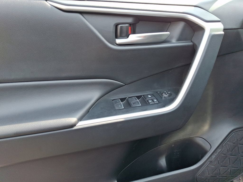 Certified 2025 Toyota RAV4 XLE AWD/4WD image 13