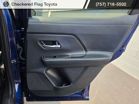 Used 2025 Nissan Kicks SV AWD/4WD image 28