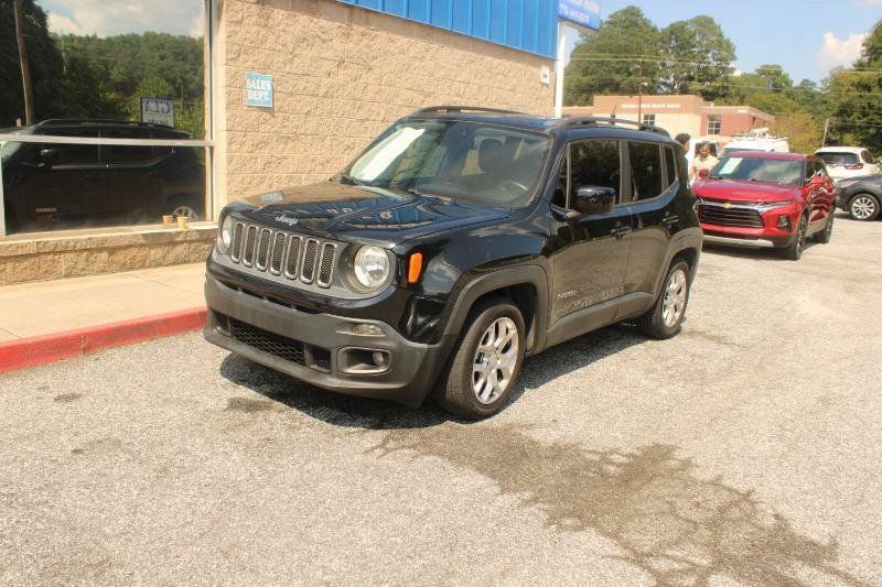 Used 2017 Jeep Renegade Latitude FWD image 3