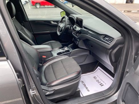 Used 2023 Ford Escape ST-Line FWD image 12