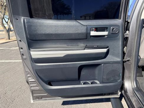 Used 2015 Toyota Tundra SR5 w/ SR5 Upgrade Package image 27