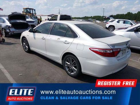 Used 2015 Toyota Camry SE FWD image 5