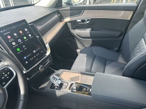 Certified 2025 Volvo XC90 B6 Plus AWD/4WD image 19