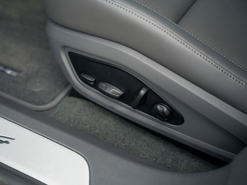 New 2025 Porsche Taycan 4 image 17