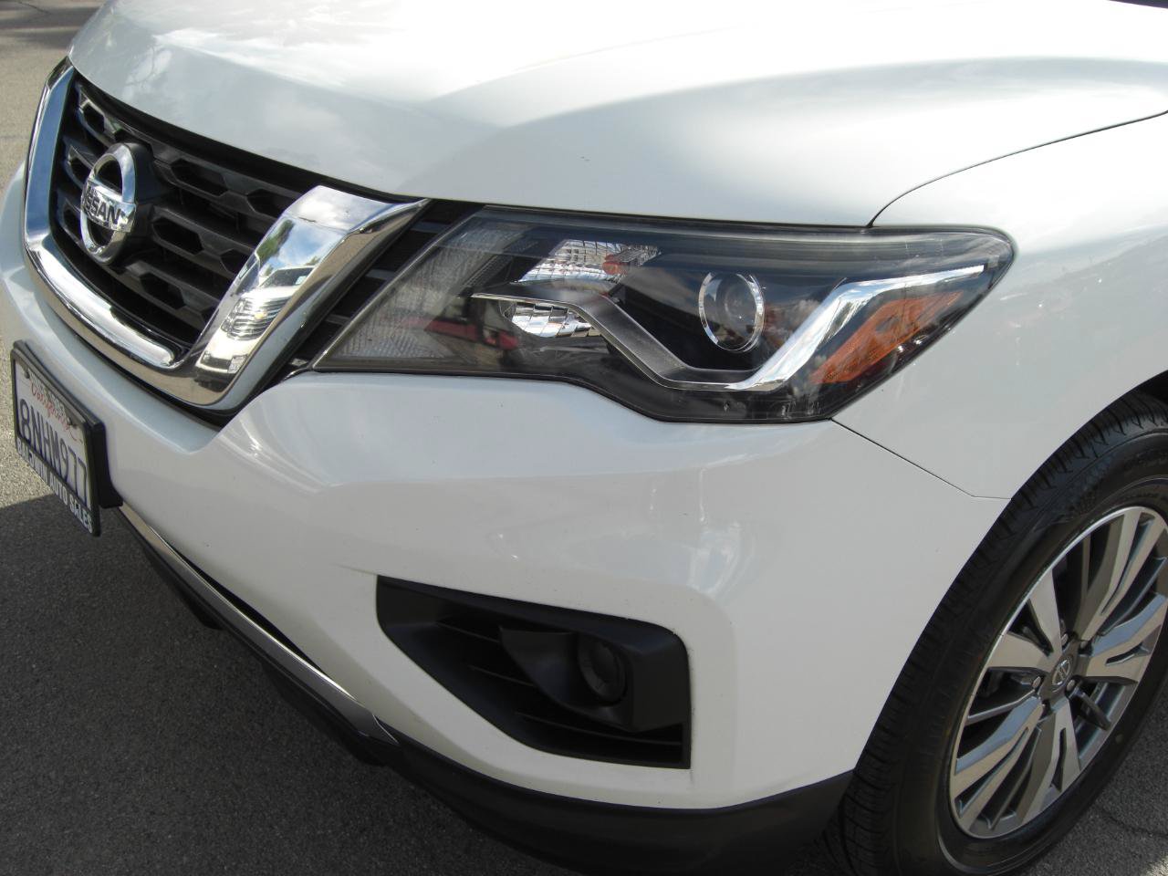 Used 2020 Nissan Pathfinder S FWD image 6