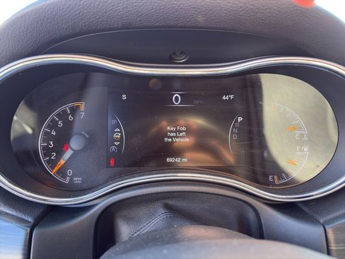 Used 2020 Jeep Grand Cherokee Limited w/ Luxury Group II image 11