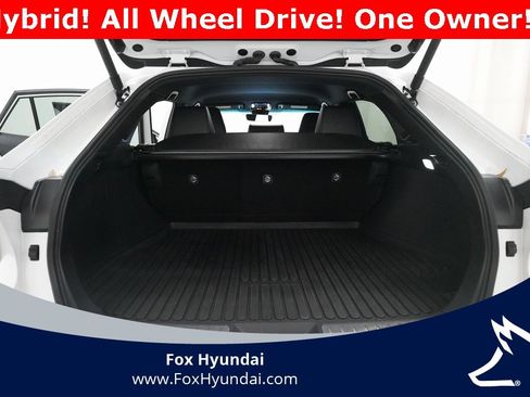 Used 2024 Toyota Venza XLE image 10