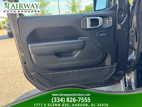 Used 2025 Jeep Wrangler Willys image 26