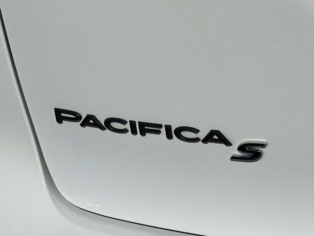 Used 2023 Chrysler Pacifica Touring-L w/ S Appearance Package FWD image 42