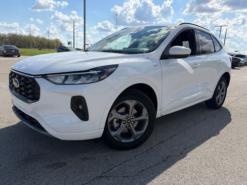 Used 2023 Ford Escape ST-Line Select w/ Tech Pack #1 AWD/4WD image 3